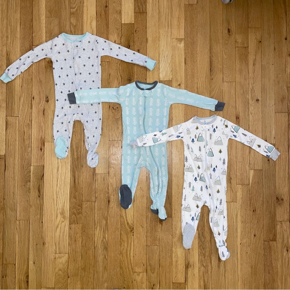 Baby Boys' 3pk Adventure Zip-Up Sleep N'
Play - Cloud Island White/Gray/Mint 12M